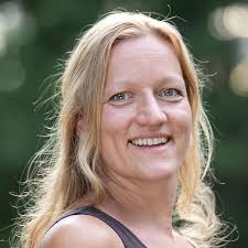 Amazon.com: Empowered Women Empower Women: 19 Transformational Stories From  Women Making An Impact In The Lives Of Others eBook : Hamlin, Emma ,  Matamonasa Bennett, Arieahn , Papageorgiou, Aphrodite, Dougall, Alison ,