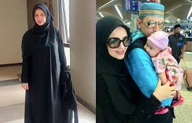 Tengku sulaiman was born on 17 june 1950 in kampung baru, kuala lumpur the state capital of selangor at that time. Myartis Com Myartis My Artis Tunai Umrah Bersama Suami Juliana Evans Rasa Sedih Tinggal Anak