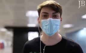 Jair messias bolsonaro (glicério, 21 de março de 1955) é um capitão reformado, político e atual presidente do brasil. Jair Renan Filho De Bolsonaro Comecara Canal De Entrevistas No Youtube Poder360