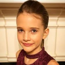 Lana Schulz's Instagram, Twitter & Facebook