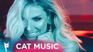 Distanta ma opreste sa iti spun ce vreau. Andreea Banica Feat Balkan Ce Vrei De La Mine Official Video Youtube