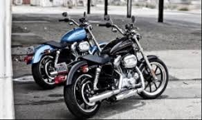 Są też inne metody na „blachy pozwalające wyodrębnić samochód z tłumu innych aut. Indywidualne Tablice Rejestracyjne Z Logo Harley Davidson