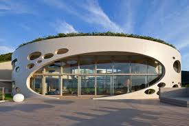 Puncak se encuentra a 14 km de la villa, mientras que bogor está a 41 km. Villa Ronde Round Villa With Amazing Exterior Design Allarchitecturedesigns