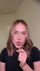 Anny González♡ (@ani.blondie)