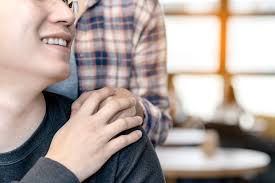Berikut adalah beberapa efek yang ditimbulkan akibat berhenti merokok oleh sebab merokok merupakan suatu kebiasaan sekaligus candu yang harus diberhentikan (secara paksa sekalipun), respon tubuh maupun mental yang belum terbiasa akan menyebabkan kondisi menjadi tidak karuan. 10 Cara Berhenti Merokok Secara Permanen