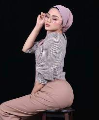 Pin By Alfa Sugesti On Awek Melayu Barang Baek Muslim Women Hijab Arab Girls Hijab Muslim Fashion Hijab