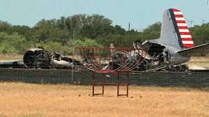 The names of the pilot and the five passengers on board haven't been released, according to a texas department of public safety spokesman, sgt. All 13 Passengers Survive Wwii Era Plane Crash In Texas Cnn