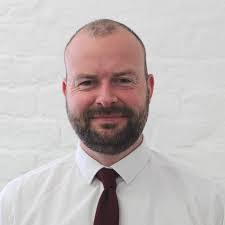 Chris Howell's Instagram, Twitter & Facebook