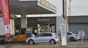 Les centres commerciaux à paris. Voiture Et Confinement Ce Qui Est Ouvert Ce Qui Est Ferme