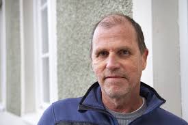 "Järnväg lägger en blöt filt över Möljen och Stenkajen"