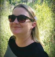 Elizabeth Blocker's Instagram, Twitter & Facebook