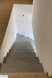 melange de beton cire et bois clair escalier beton cire escalier beton beton cire