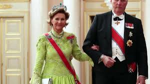 Mit der heirat nahm sie 1984 den namen ihres mannes an. Konig Harald V Von Norwegen Langer Liebes Kampf Goldene Hochzeit Mit Seiner Konigin Sonja News De