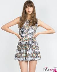 Zara Kadin Cicek Desen Baskili Mini Elbise Modelleri Kadinlive Com Mini Elbise Elbise Modelleri Moda Stilleri