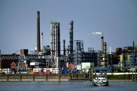 Bayer leverkusen have been forced to rearrange a training session due to a deadly chemical blast in the area follow rt on a deadly explosion at a local chemical park in leverkusen that has killed one person and left four missing forced local german bundesliga team bayer to rearrange a. 3eqfsjfrmgizm