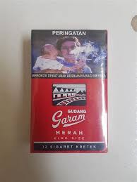 Gudang garam international dan surya merupakan penyumbang terbesar dari gudang garam, dan berdasarkan annual report pada tahun 2015, produk skm mengalami penurunan sebesar 0,5% dimana total produksi yang dikeluarkan oleh gudang garam mencapai 60,9 miliar batang. Gudang Garam Grenjeng Bojonegoro Gudang Garam International Skm Full Flavor Flagship Ririn Mungil Yowes New Denata Weding Surini Ricki Grenjeng Bedingin Terbaru