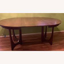 A highly coveted and collected mid century modern line of american furniture designed by oscar niemeyer during the 1960s. Broyhill Furniture Mcm Brasilia Dining Table Aptdeco