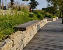Natursteinmauer Mit Sitzbanken Steinmauer Garten Natursteine Garten Und Banke Garten