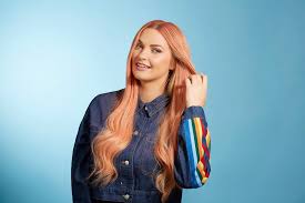 Warm blondes bring the bold. Hair Dyeing Tips Superdrug