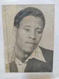 Help with restoring old picture?