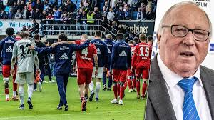 Dieter hecking peilt mit dem hsv den aufstieg in die bundesliga an. Uwe Seeler Nach Hsv Debakel Am Boden Nachstes Jahr Wird Es Nicht Einfacher Sportbuzzer De