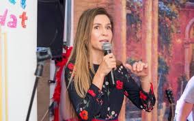 Scriitoarea Ioana Chicet Macoveiciuc Susține Că Socrul Ei Internat In Stare Gravă La Suceava Nu Primește Tratamentul De Care Are Nevoie