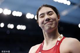 19 hours ago · 在7月29日上午进行的女子200米蝶泳决赛中，张雨霏以创奥运纪录的2分03秒86夺冠，获得了宝贵的奥运金牌，加封新蝶后！恭喜她！7月26日上午的女子100米蝶泳决赛，中国实力名将张雨霏曾以55秒64的成绩获得第二，拿到一枚银牌。 02jzaidznqabom