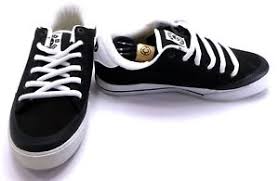 C1rca Shoes 50 Lopez Skate Sports Black White Sneakers Size