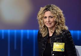 Barbara lezzi was born on april 24, 1972 in lecce, puglia, italy. Reggiotv News Roma Il Ministro Per Il Sud Barbara Lezzi Ha Incontrato Una Delegazione Di Confesercenti Reggio Calabria