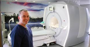 Magnetresonanstomografi (mr, iblant forkortet mri fra engelsk magnetic resonance imaging) er en teknikk for å fremstille bilder av kroppsvev hos mennesker eller dyr. Vil Finne De Skjulte Skadene I Hjernen Helse Nord Trondelag
