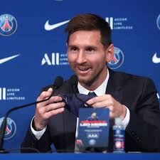 Lionel messi donnera une conférence de presse dimanche, trois jours après l'officialisation de son départ du fc barcelone, a annoncé samedi son club de toujours.la prise de parole de l. Te 9d7tvif9kym