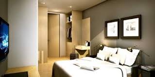 ภายในห องนอนวางเต ยงได ประมาณ 5 ฟ ตเพราะด านข างม ม มน งด ท ว ได อ กฝ งเป นโต ะเคร องแป งและต เส อผ าขนาดเล กๆ