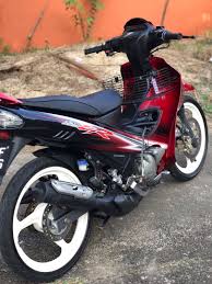 Ramai mengatakan warna ini sesuai dipanggil sebagai kini hanya 3 warna ada dalam pilihan iaitu merah, biru edisi gp dan kuning. 125z Maroon Hitam