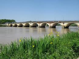 We have reviews of the best places to see in libourne. Dordognebrucke Libourne Libourne Arveyres 1825 Structurae