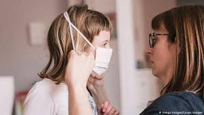 Jucariile copilului mic copilaria este varsta uceniciei necesare formarii omului matur de maine, iar mijloacele acesteia sunt imitatia si jocurile. Studiu In Sua Copiii Ar Putea SÄƒ TransmitÄƒ Coronavirusul Timp De SÄƒptÄƒmani FÄƒrÄƒ A Avea Simptome Global Dw 29 08 2020