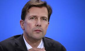 Almanya'da Kundaklanan Caminin Yanında Cuma Namazı