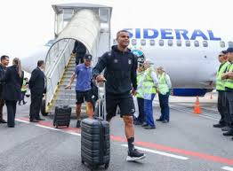 Arremeter translated between spanish and english including synonyms, definitions, and related words. Bahia Noticias Esportes Noticia Mau Tempo Faz Aviao Do Gremio Arremeter Para Recife E Atrasa Chegada Em Salvador 09 09 2020