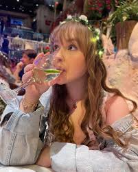 Serving looks, laughs, and LOTS of dancing 💃 📸 experienceswithsophie,  geemcconnachie, honeytoller, islahuffadine, justina_hasselbalch