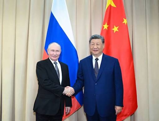 Xi expects stronger foundation, brighter future for China-Russia ties  Chinese President Xi Jinping said on Monday that, under his and Russian  President Vladimir Putin's strategic guidance and through the joint efforts  of