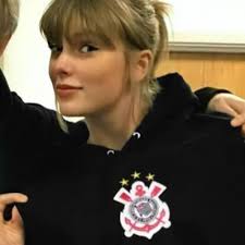 Lara Monroe (@Lara_Cabello97)