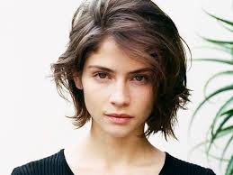 15 Low Maintenance Haircuts For Every Texture Oval Face Hairstyles Low Maintenance Short Haircut Thick Hair Styles