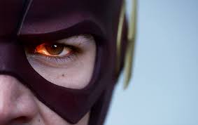 Sous le costume de flash, il utilise ses nouveaux pouvoirs pour combattre le crime. Les Critiques The Flash Saison 1 Episode 23 Fast Enough