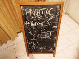 Tanda hubung dibuat dengan simbol minus yang ada pada papan ketik. Buat Sendiri Papan Menu Restoran Cafe Pakeotac