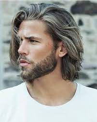 frisuren manner mittellang mann mit blonden haaren und kurzem bart bob frisur herren casual ou in 2020 lange haare manner frisuren lange haare manner herrenfrisuren