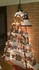 Un Mini Villaggio Di Natale Nella Tua Casa Ecco 15 Idee Per Ispirarvi Vacanze Di Natale Idee Per L Albero Di Natale Idee Di Natale