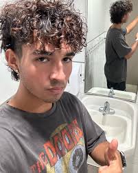 heartbreaker with a smile” ❤️‍🔥 OUT NOW ON ALL PLATFORMS (link in my bio)  🤘🏽🎧 #tiktok #relatable #fyp #fypage #musicartist