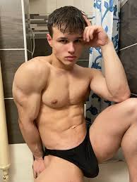 Dennis Dillon on X: RT if I can sit on your face😜  t.coqCichRmuoy  X