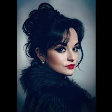 What are the pros and cons of performing from memory? What do you recommend  for your students? This piece might give some fodder for discussion.