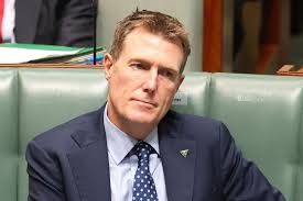 Cabinet minister christian porter has discontinued his defamation case against the abc and journalist louise milligan. Q2chepiywps50m