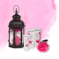 Aldo vandini 'sensual' hand care set this beautifully packaged hand care set delivers a hand therapy experience that will awaken your senses and carry you to distant lands! Aldo Vandini Nutri Pflegedusche Bodylotion Kaufland De